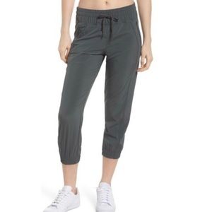 Zella Out and About cropped jogger pant M